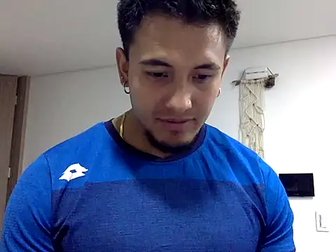 Snapshot of JeanLust chatting on June 18, 1:06 am JeanLust online show from June 18, 1:06 am