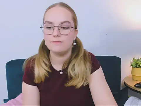 AliceCrazy69 online show from December 19, 1:07 pm