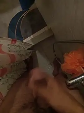 Snapshot of alex1984gr chatting on April 1, 8:39 pm alex1984gr online show from April 1, 8:39 pm