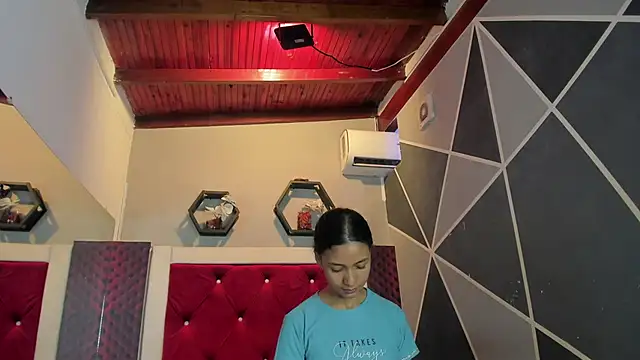 VictoriaDuart online show from March 22, 9:18 pm