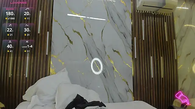 VictoriaDuart online show from April 6, 8:21 pm