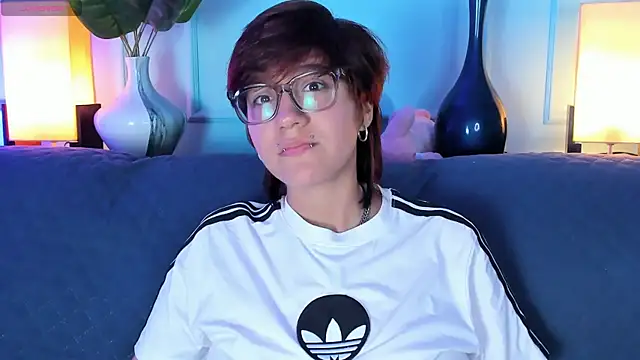 Tsuki Maru online show from March 31, 8:09 pm