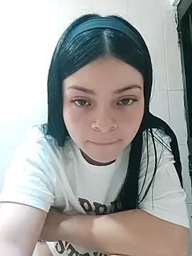 LunaJacobs online show from November 10, 9:47 pm