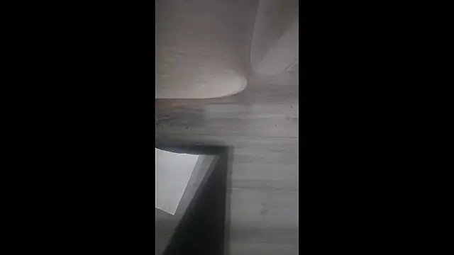 sthuart22 online show from April 1, 6:27 pm