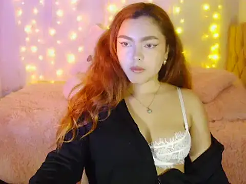 rosegoldseraphine8 online show from October 4, 9:29 am