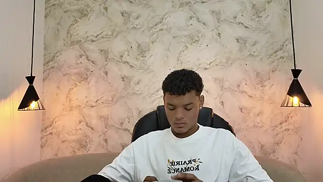 Valentino Thompson online show from October 12, 7:35 pm