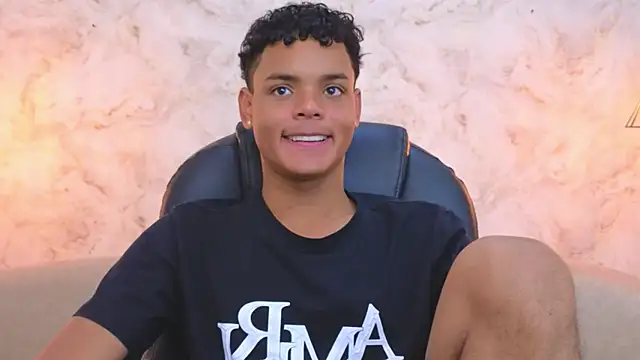 Valentino Thompson online show from October 13, 7:58 pm