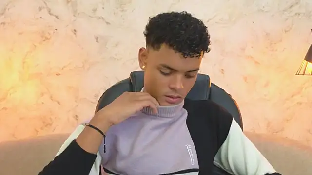 Valentino Thompson online show from October 24, 7:54 pm