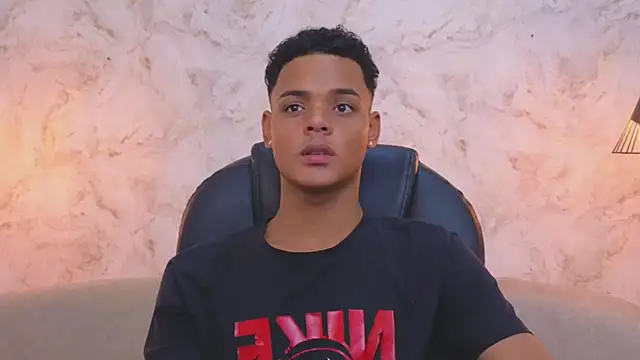 Valentino Thompson online show from October 31, 8:10 pm