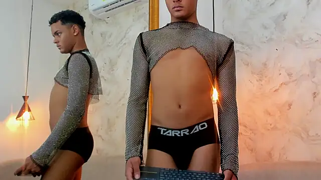 Valentino Thompson online show from November 8, 9:02 pm