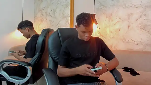 Valentino Thompson online show from November 13, 8:19 pm