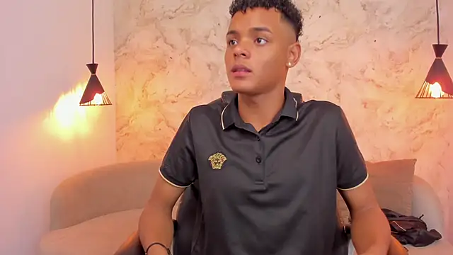 Valentino Thompson online show from November 20, 8:08 pm