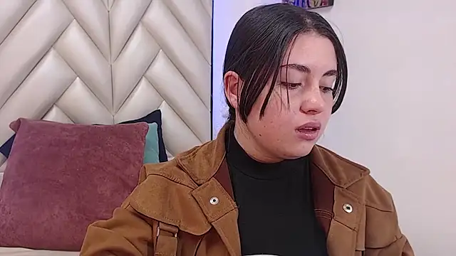 Snapshot of Vicluxxx chatting on November 9, 12:36 pm Vicluxxx online show from November 9, 12:36 pm