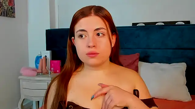 Snapshot of Vicluxxx chatting on February 12, 2:23 pm Vicluxxx online show from February 12, 2:23 pm