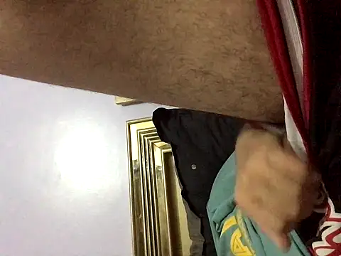 Snapshot of FlungBergenia chatting on November 7, 3:23 pm FlungBergenia online show from November 7, 3:23 pm