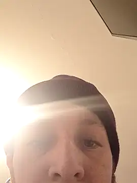 Snapshot of HotRolo chatting on October 28, 7:34 am HotRolo online show from October 28, 7:34 am