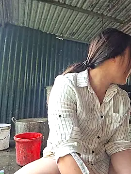 ALIENHR38 online show from April 15, 1:23 am