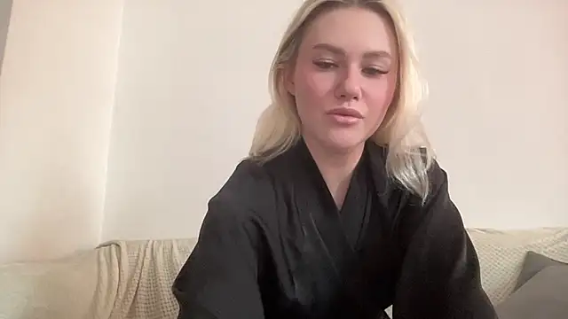 ElaraLuxxxe online show from September 29, 10:09 am