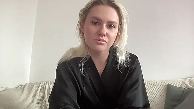 ElaraLuxxxe online show from October 8, 10:35 am