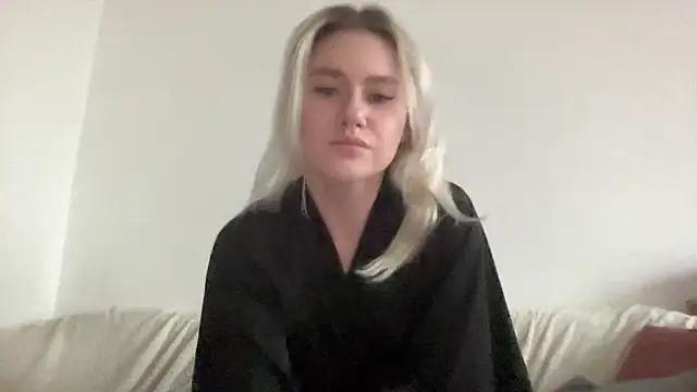 ElaraLuxxxe online show from November 4, 11:09 am