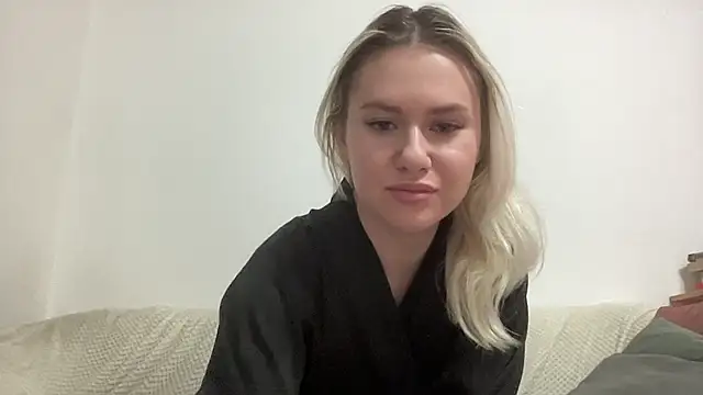 ElaraLuxxxe online show from November 14, 2:49 pm