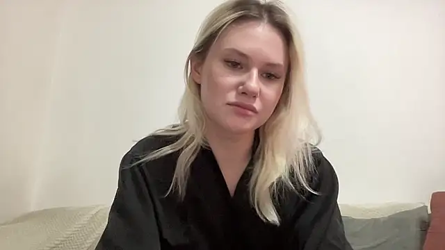 ElaraLuxxxe online show from November 26, 11:11 am