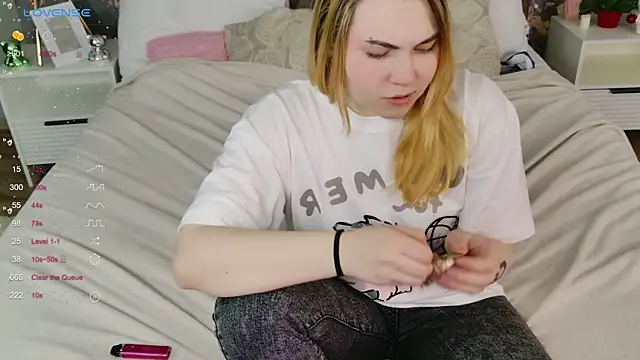 Evie Vall online show from December 19, 5:20 pm