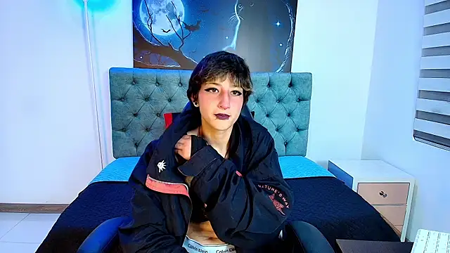 IsabelCortezz online show from October 1, 12:00 pm