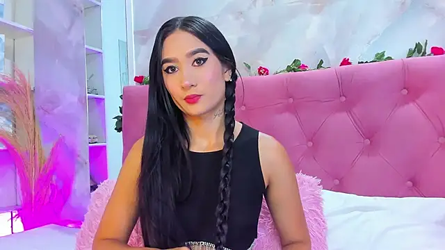 Nicolqueen  online show from November 6, 11:11 am