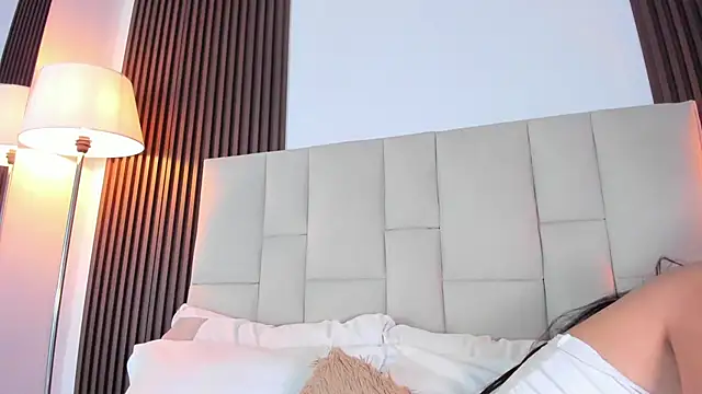 Nicolqueen  online show from July 18, 11:36 am