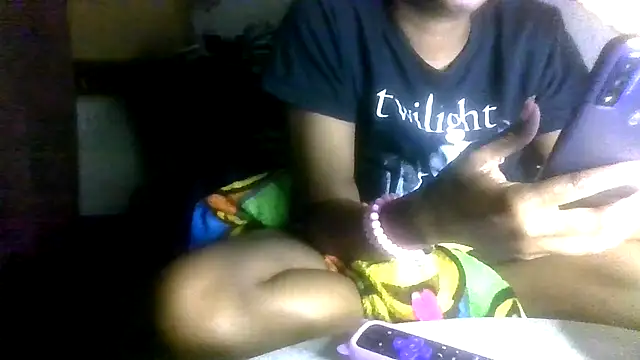 Snapshot of prettymaa chatting on November 21, 3:38 am prettymaa online show from November 21, 3:38 am