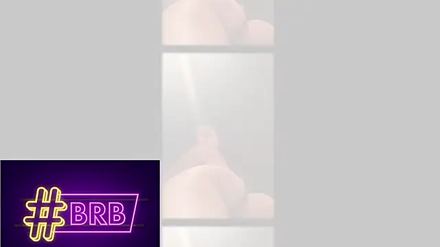 Snapshot of Roma_miilk chatting on November 6, 1:17 am Roma miilk online show from November 6, 1:17 am