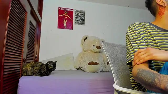 Snapshot of cold_snow013 chatting on October 26, 8:42 am cold snow013 online show from October 26, 8:42 am