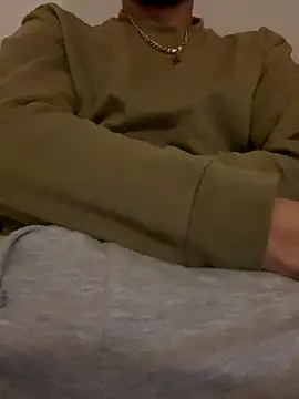 Snapshot of bmwe71 chatting on October 13, 9:15 pm bmwe71 online show from October 13, 9:15 pm