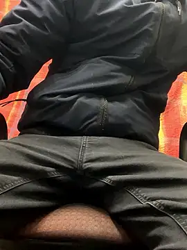 Snapshot of bmwe71 chatting on January 7, 2:41 pm bmwe71 online show from January 7, 2:41 pm