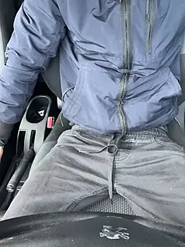 Snapshot of bmwe71 chatting on February 20, 10:38 am bmwe71 online show from February 20, 10:38 am