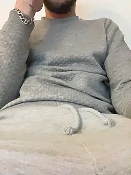 Snapshot of bmwe71 chatting on February 25, 8:40 pm bmwe71 online show from February 25, 8:40 pm