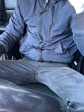 Snapshot of bmwe71 chatting on March 4, 9:48 am bmwe71 online show from March 4, 9:48 am