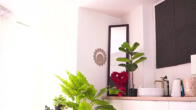 AishaaDevoe online show from February 14, 10:45 am