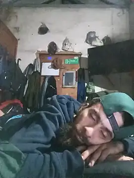 Snapshot of hairy_mannn chatting on May 7, 1:11 am hairy mannn online show from May 7, 1:11 am