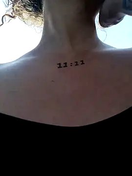 roxyrougee online show from December 18, 9:32 pm