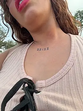 roxyrougee online show from February 19, 10:50 pm