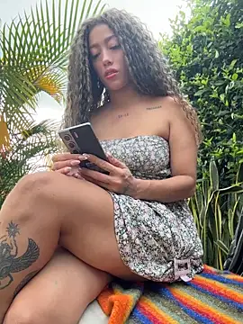 roxyrougee online show from May 23, 9:19 pm