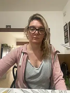 Snapshot of na1801 chatting on November 7, 2:28 pm na1801 online show from November 7, 2:28 pm