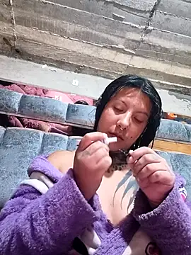 Snapshot of missashlyrosette chatting on December 4, 11:24 pm missashlyrosette online show from December 4, 11:24 pm