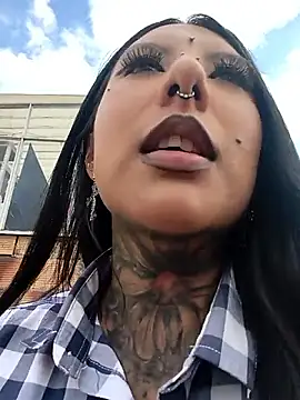 Snapshot of missashlyrosette chatting on December 21, 7:32 pm missashlyrosette online show from December 21, 7:32 pm