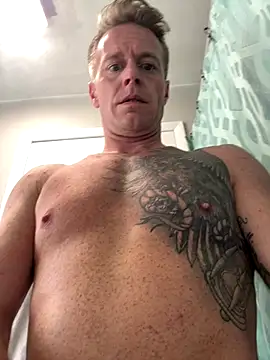 Snapshot of DILFiGuess11 chatting on September 21, 7:04 pm DILFiGuess11 online show from September 21, 7:04 pm