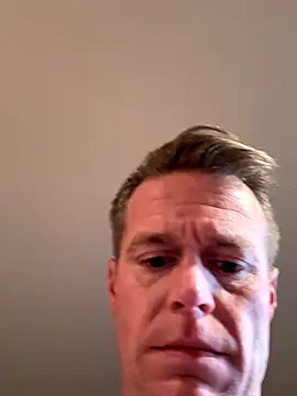 DILFiGuess11 online show from October 21, 9:04 pm