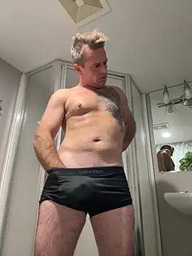 DILFiGuess11 online show from November 18, 6:45 pm