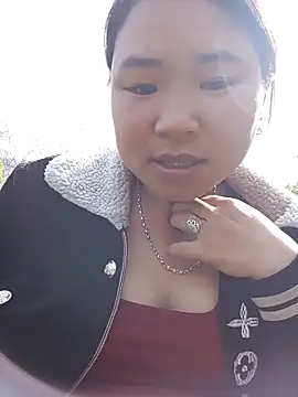 may-squirl online show from November 16, 5:35 am